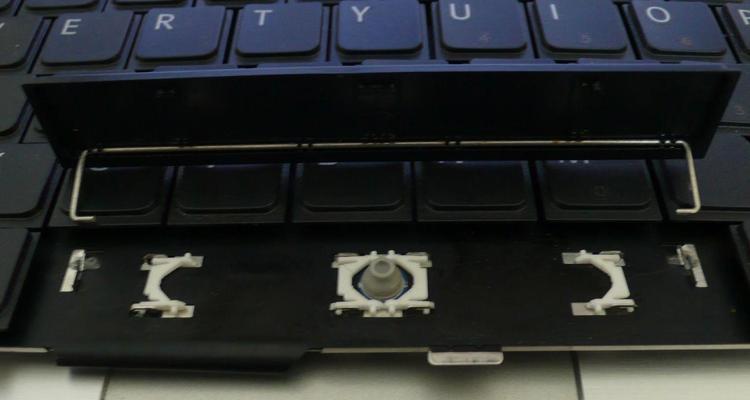 电脑键盘串键修复方法大揭秘（解决电脑键盘串键问题的实用技巧）