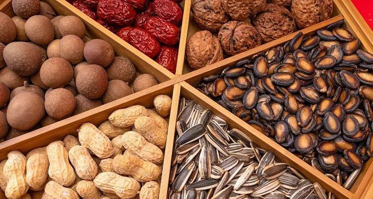 经常食用哪种食物容易引起铅中毒？如何避免铅中毒的风险？