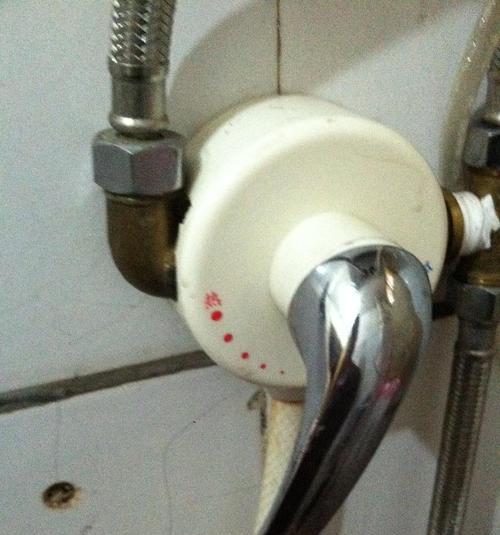 家用热水器瓶盖拆卸的方法是什么？