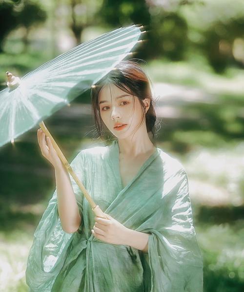 佳能富士拍摄人像时如何选择合适的镜头？