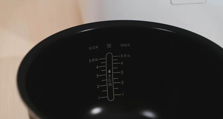 电饭煲煲汤按键坏了的解决方法（快速修复电饭煲煲汤按键故障，让您轻松煲汤）