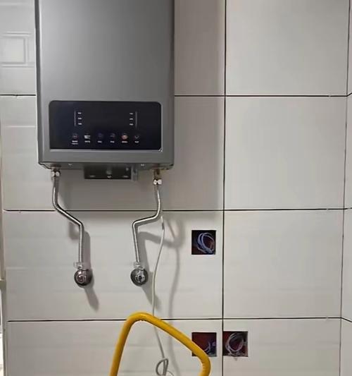 解决吊顶中被包住的热水器的问题（应对困扰热水器使用的吊顶包困境）