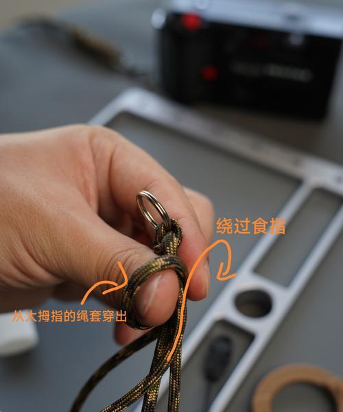 相机绕绳子的正确方法是什么？